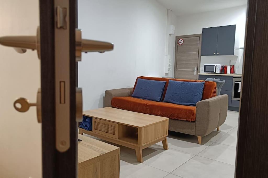 Appartement Confort Equipe Au Coeur De بزييه المظهر الخارجي الصورة