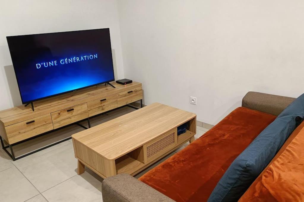 Appartement Confort Equipe Au Coeur De بزييه المظهر الخارجي الصورة